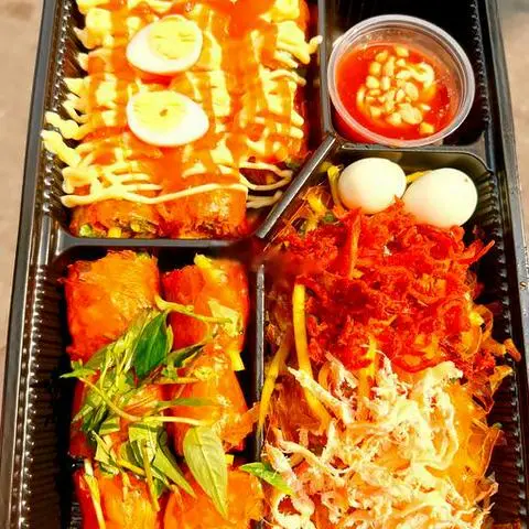 Hình ảnh Combo trọn vị kèm 1 trà đào