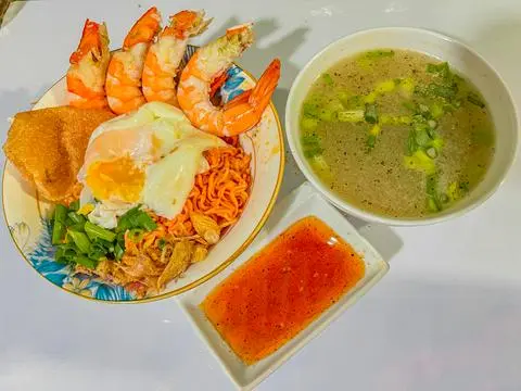 Hình ảnh Mì trộn lòng đào tôm tươi