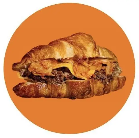 Hình ảnh Combo 2 croissant bò kim chi phô mai