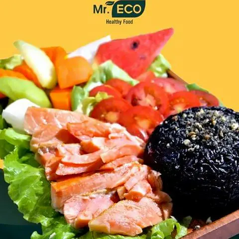 Hình ảnh Cơm gạo lứt cá hồi hun hói