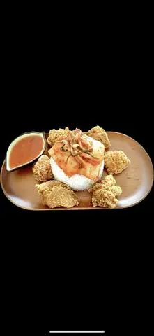 Hình ảnh Cơm Gà Viên Sốt Cay (Sốt Riêng)