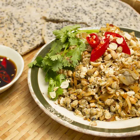 Hình ảnh Hến Xào Xúc Bánh Đa 