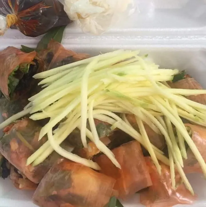 Hình ảnh Bánh Tráng Đỏ Cuốn Trứng 