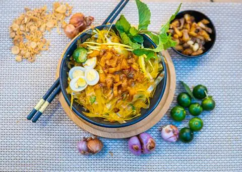 Hình ảnh Bánh Tráng Trộn Tóp Mỡ 