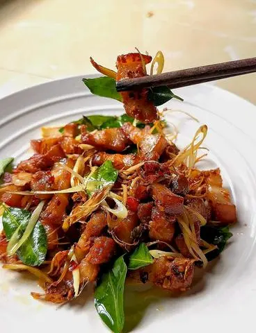 Hình ảnh Cơm thịt kho mắm ruốc 