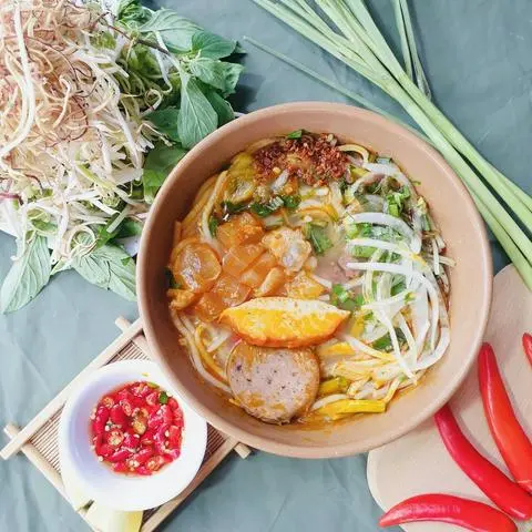 Hình ảnh Bún bò gân - chả