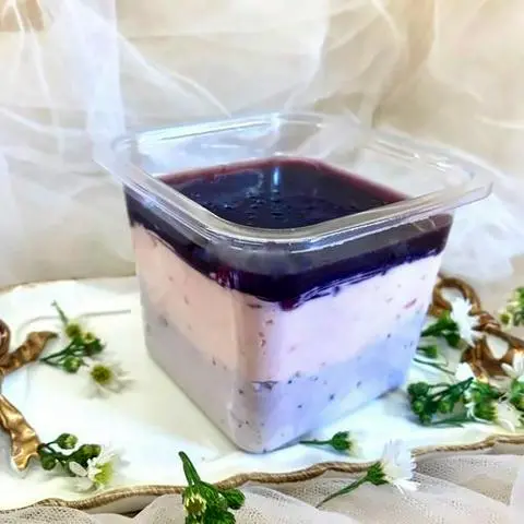Hình ảnh Mousse sữa chua dâu tây việt quất