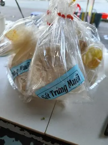Hình ảnh Bánh tráng trứng muối
