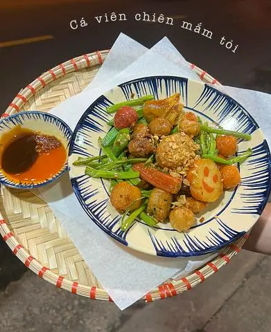 Hình ảnh Combo cá viên chiên xào mắm tỏi - NHỎ 