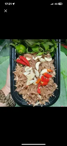 Hình ảnh Tré trộn tỏi ớt rau răm + 1 bánh phồng tôm 