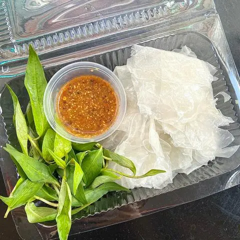 Hình ảnh Bánh tráng chấm không trứng cút