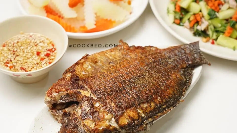 Hình ảnh Cơm cá rô phi chiên giòn ( kèm mắm )