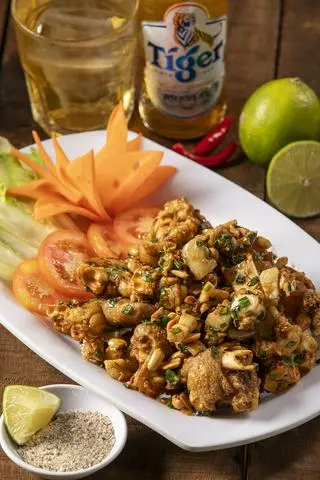 Hình ảnh Dựng dê chiên nước mắm