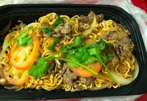 Hình ảnh mì gói xào bò sate