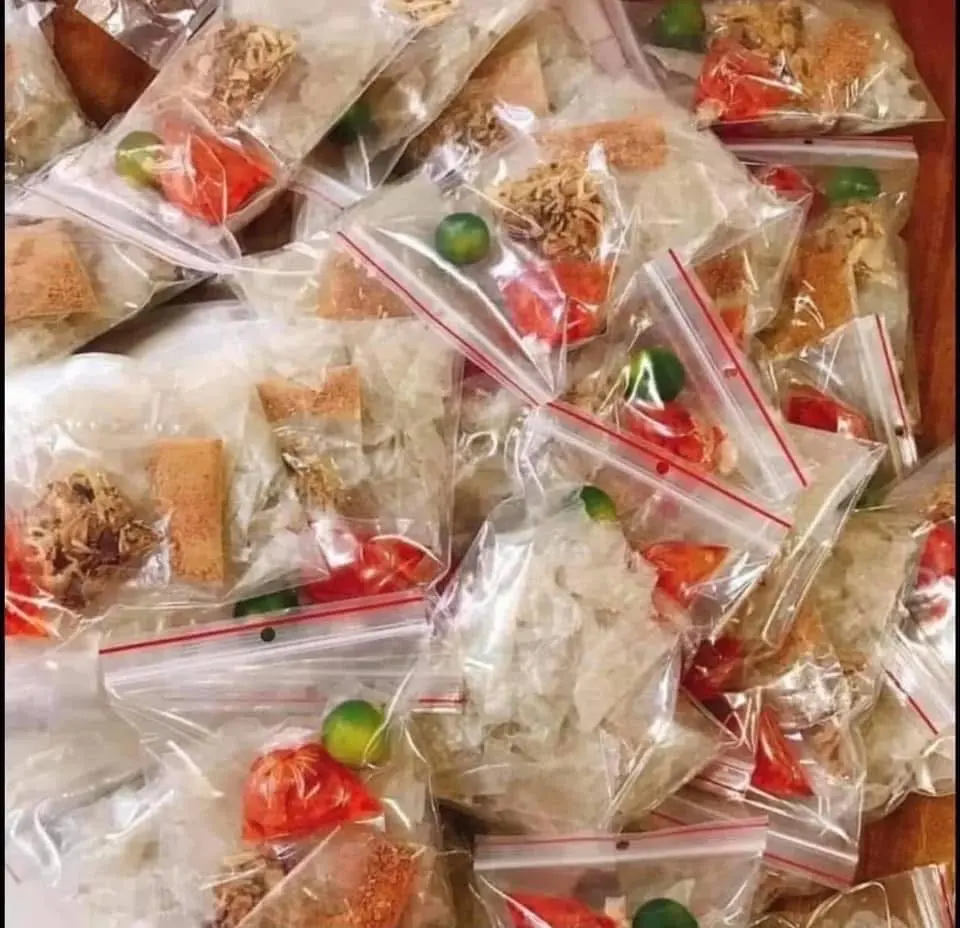 Hình ảnh Bánh tráng sa tế muối nhuyễn