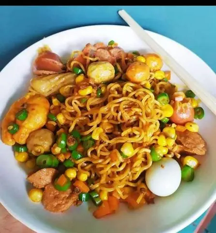 Hình ảnh mỳ trộn indomi đặc biệt 