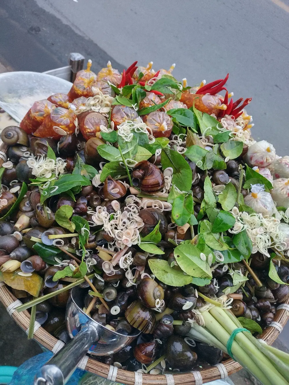 Hình ảnh ốc đắng ốc bươu hấp 