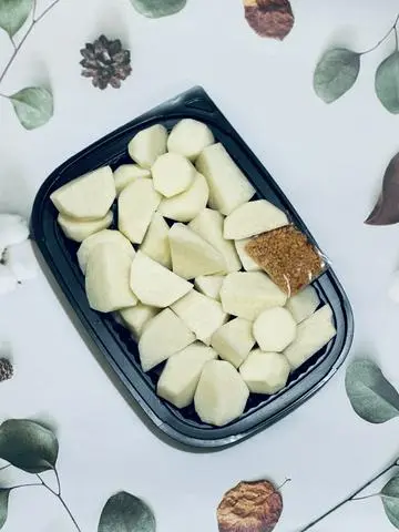 Hình ảnh Sắn non ướp lạnh kèm muối ớt 400gr
