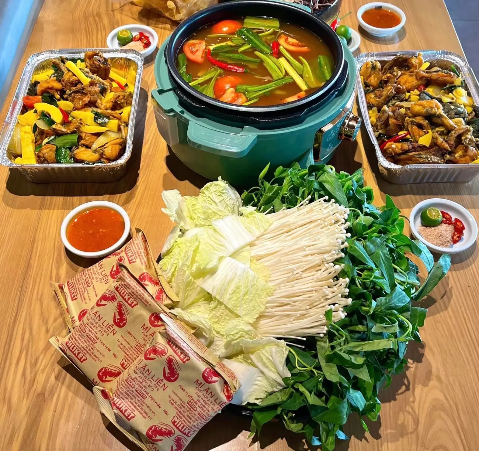Hình ảnh Lẩu Ếch 4 Người.. 037318- 9368