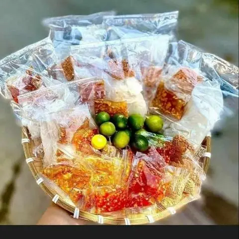 Hình ảnh bánh tráng sâu (10 bịch)