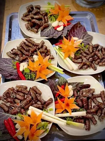 Hình ảnh Dồi Dê Nướng