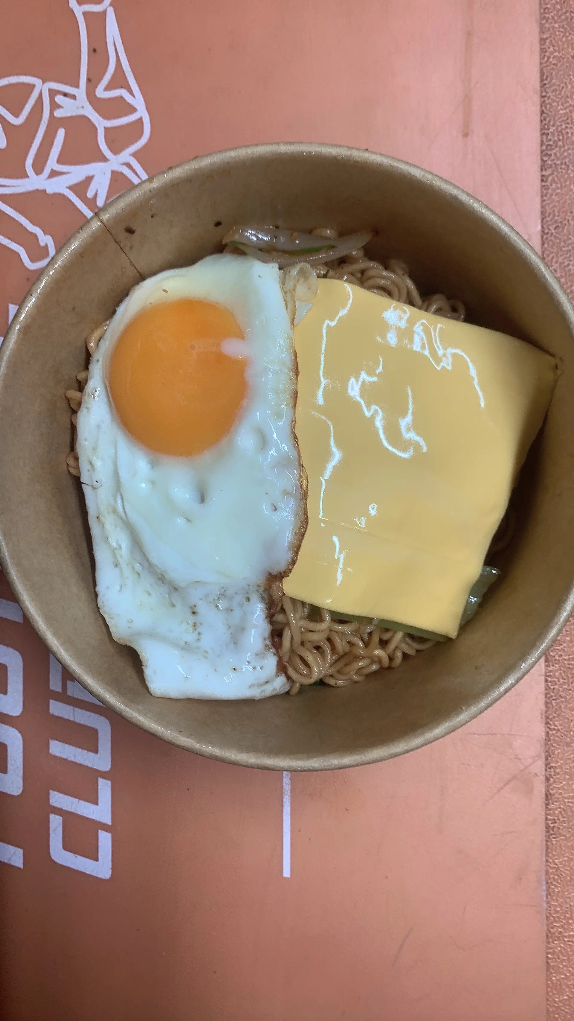 Hình ảnh Mì trộn Trứng-Phô Mai-Cải Thìa