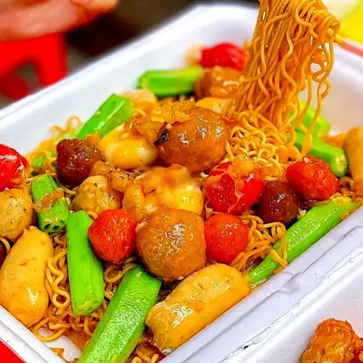 Hình ảnh Mì xào thập cẩm chiên nước mắm nhỏ