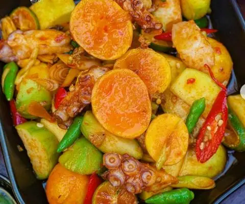Hình ảnh Combo Chân Gà + Trứng Non + Tai Heo Sốt Thái
