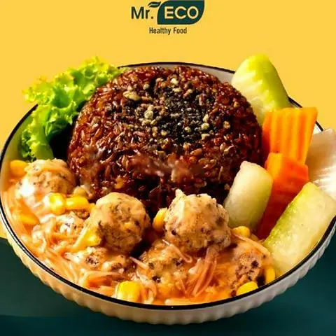 Hình ảnh Cơm gạo lứt lườn gà viên sốt ngô nấm