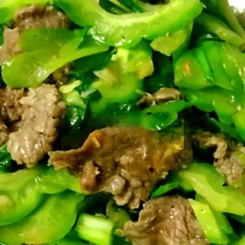 Hình ảnh Cơm bò xào khổ qua