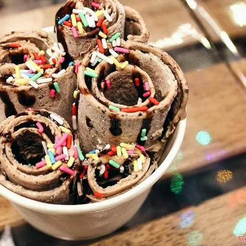 Hình ảnh Kem cuộn socola phô mai