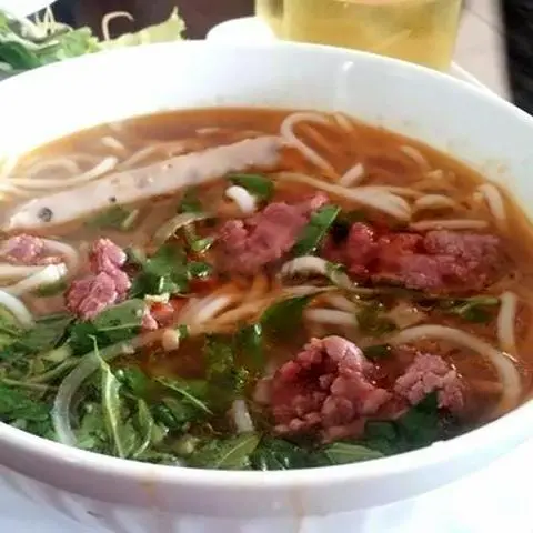 Hình ảnh Bún bò nạc - pepsi