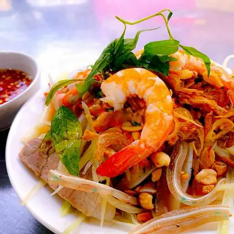 Hình ảnh Gỏi đu đủ ngó sen tôm thịt