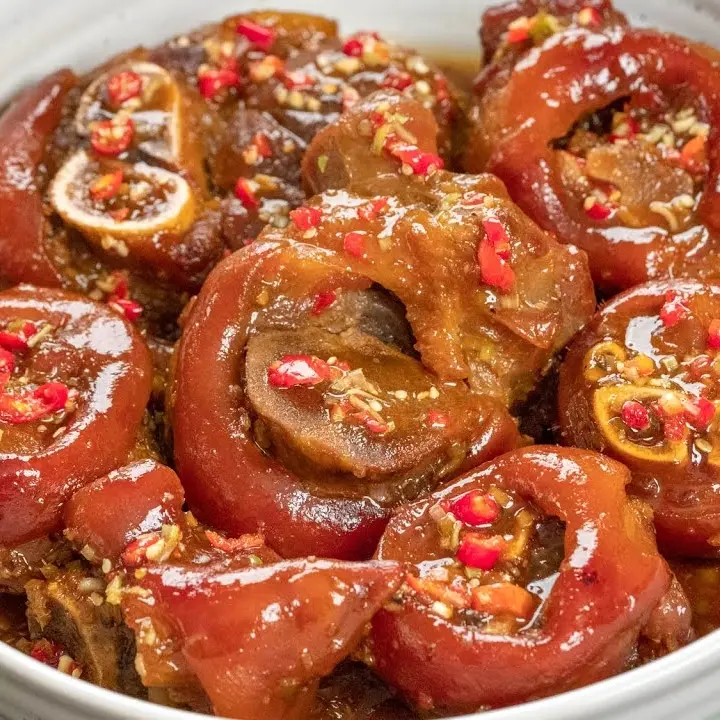 Hình ảnh Cơm khoanh giò heo kho