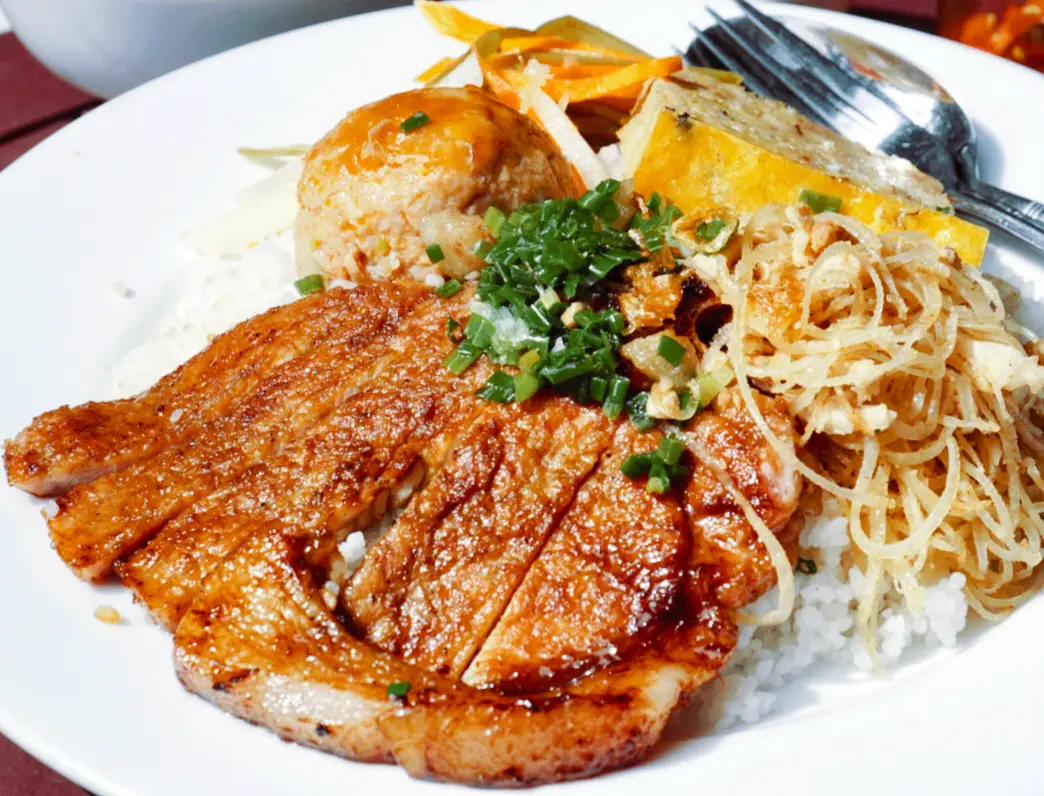 Hình ảnh Cơm tấm Sườn - Bì - 2 Chả hấp