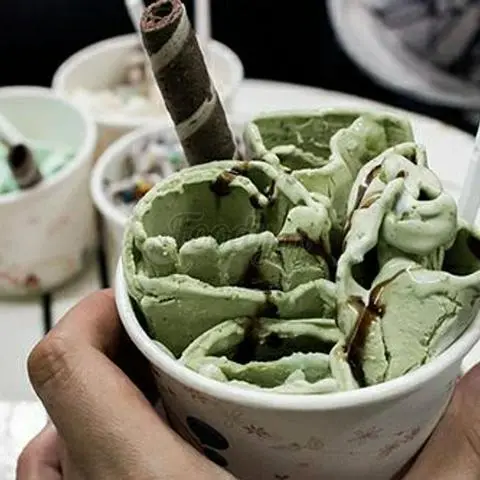 Hình ảnh Kem cuộn socola bạc hà