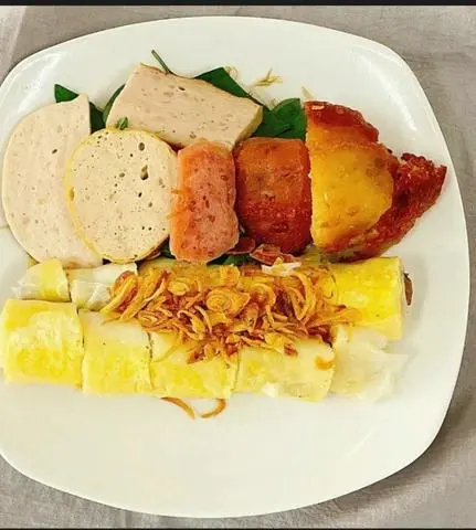 Hình ảnh Bánh cuốn trứng thêm 2 cuốn