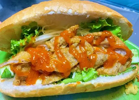 Hình ảnh Bánh mì chả cá 
