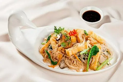 Hình ảnh Bún xào Singapore chay