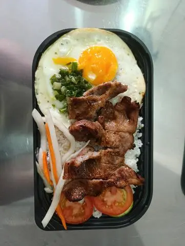 Hình ảnh Cơm sườn ốp la