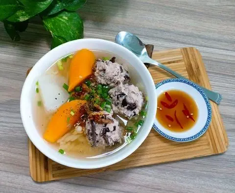 Hình ảnh Nui mọc chả