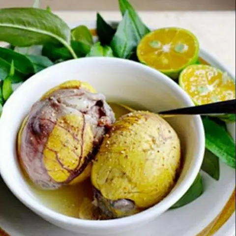 Hình ảnh Trứng vịt lộn - 2 quả