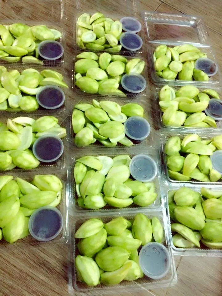 Hình ảnh Xoài Non Chấm Mắm Ruốc 