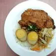 Hình ảnh Cơm sườn bì trứng kho