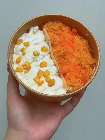 Hình ảnh Bông lan trứng muối mix kem bắp