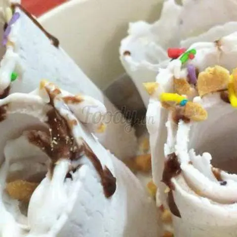 Hình ảnh Kem cuộn chuối phô mai
