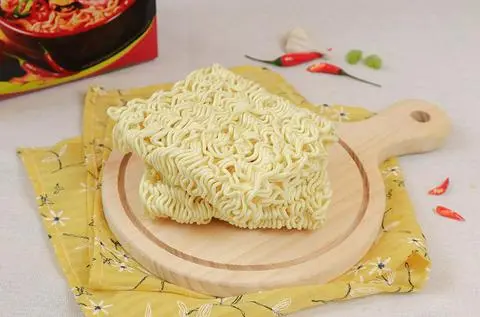 Hình ảnh Mì cay thêm