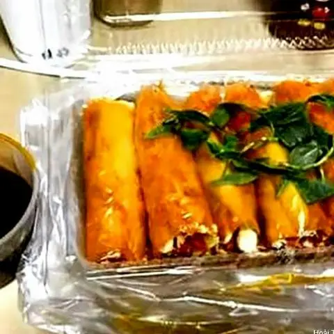 Hình ảnh Bánh tráng cuộn sốt me