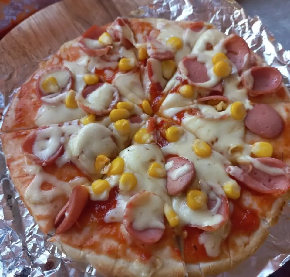 Hình ảnh Pizza xúc xích phô mai