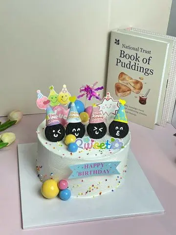 Hình ảnh Bánh kem oreo dễ thương nam nữ size 18-20cm